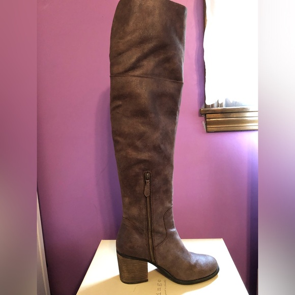 Hinge Canton Over the knee boot. Color Brown. Size 7. - Picture 1 of 11